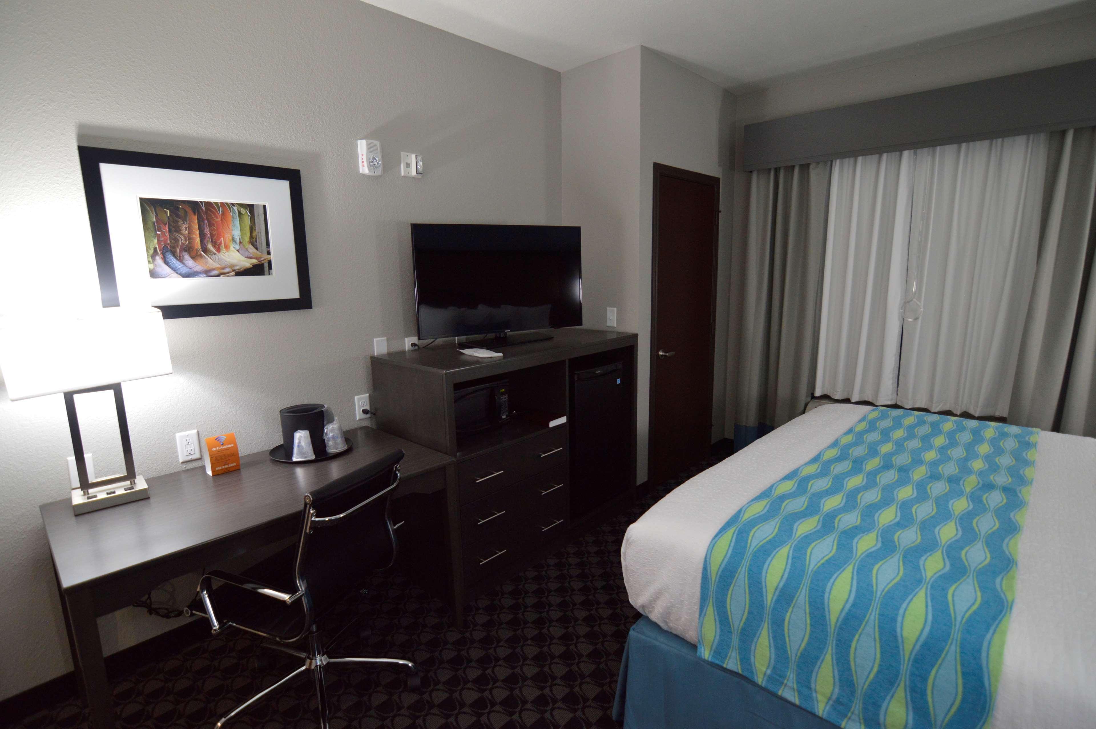 Best Western Plus Waller Hotel מראה חיצוני תמונה