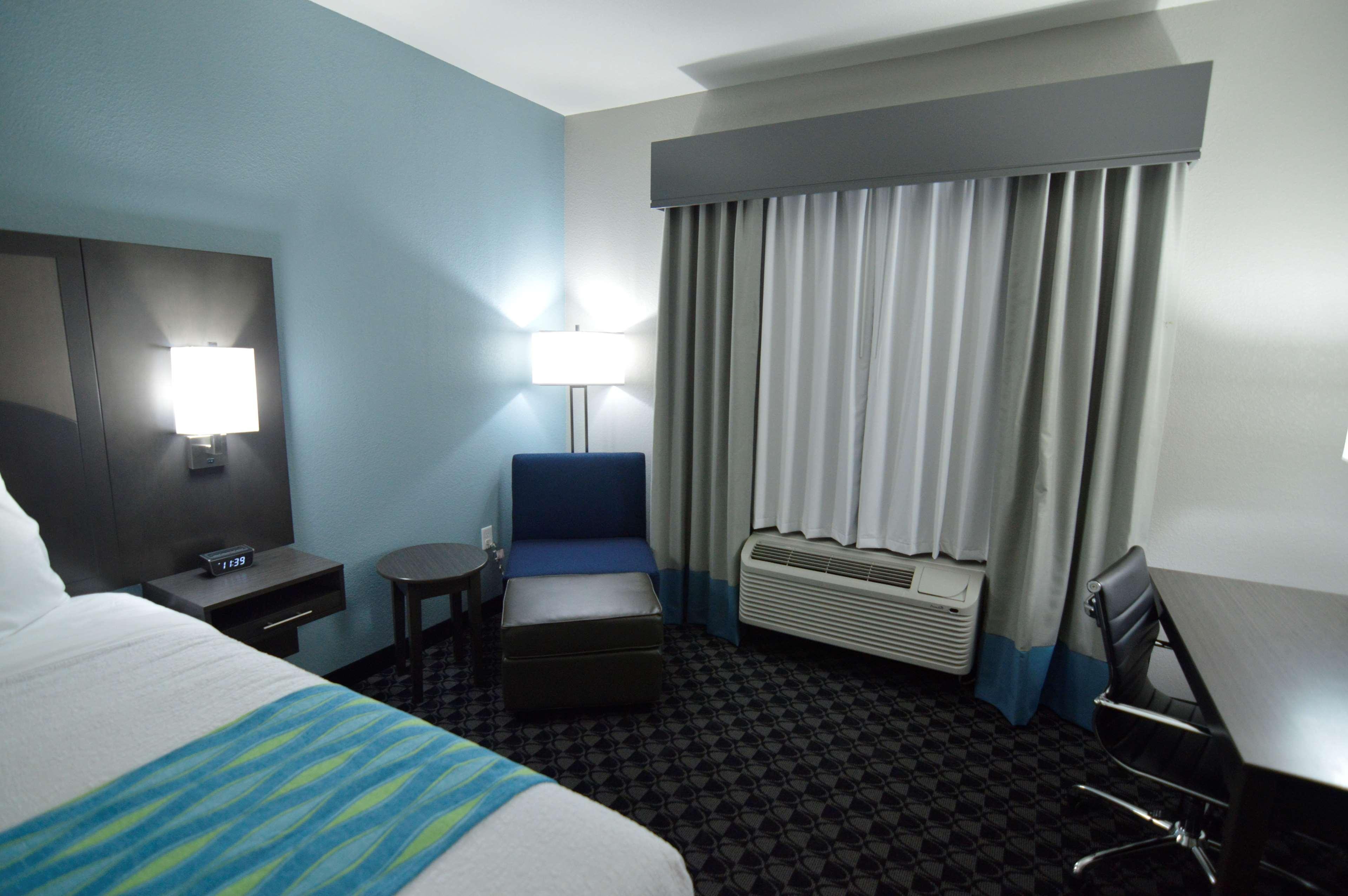Best Western Plus Waller Hotel מראה חיצוני תמונה
