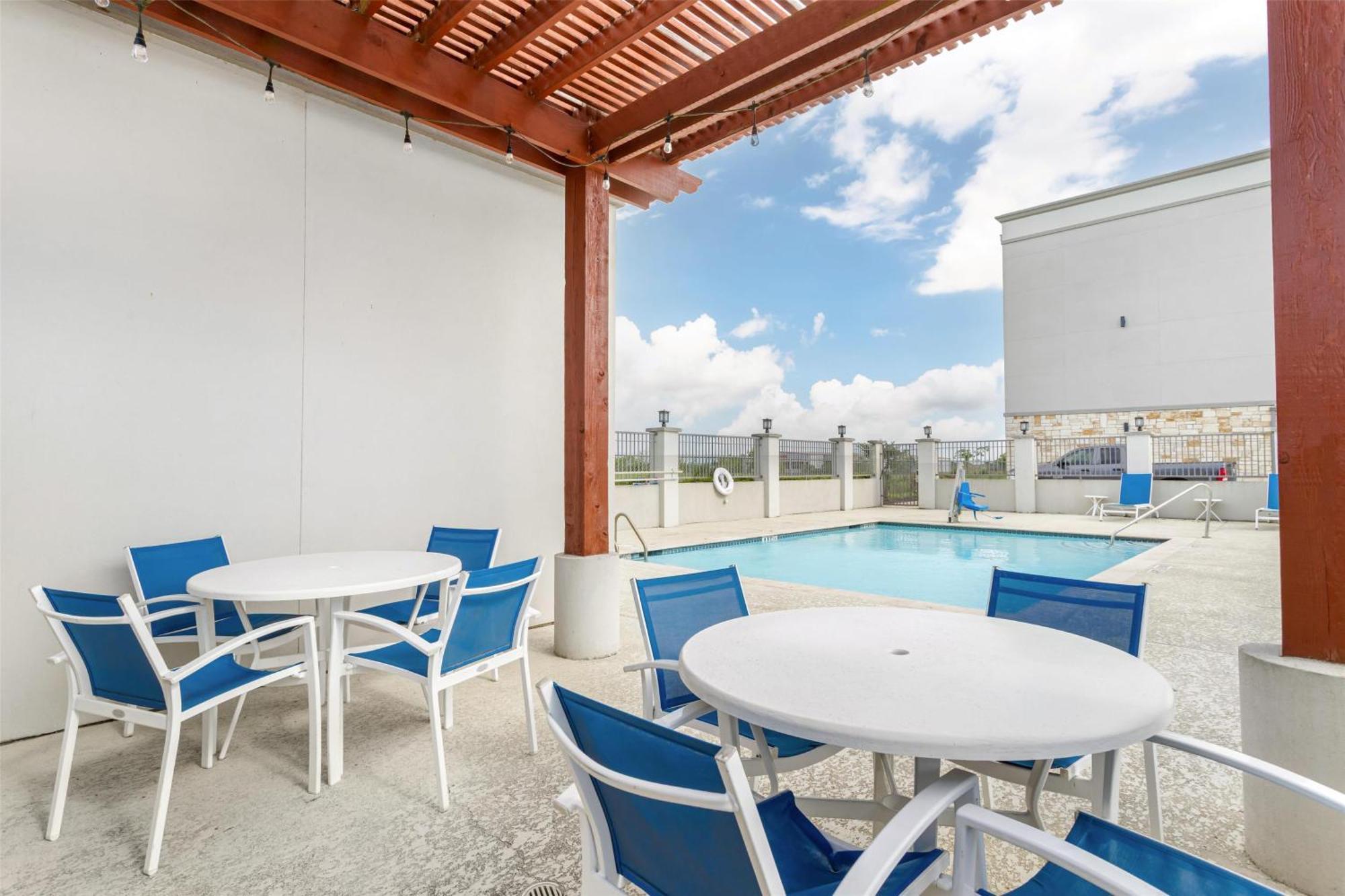 Best Western Plus Waller Hotel מראה חיצוני תמונה
