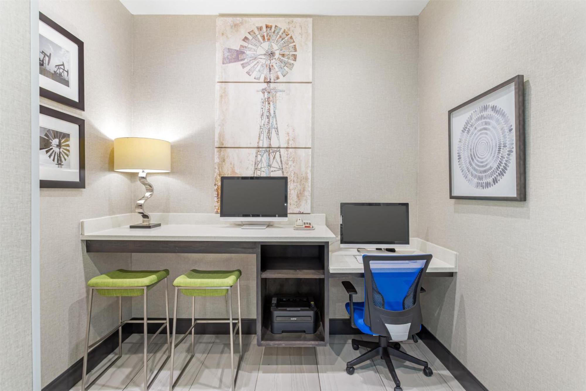 Best Western Plus Waller Hotel מראה חיצוני תמונה