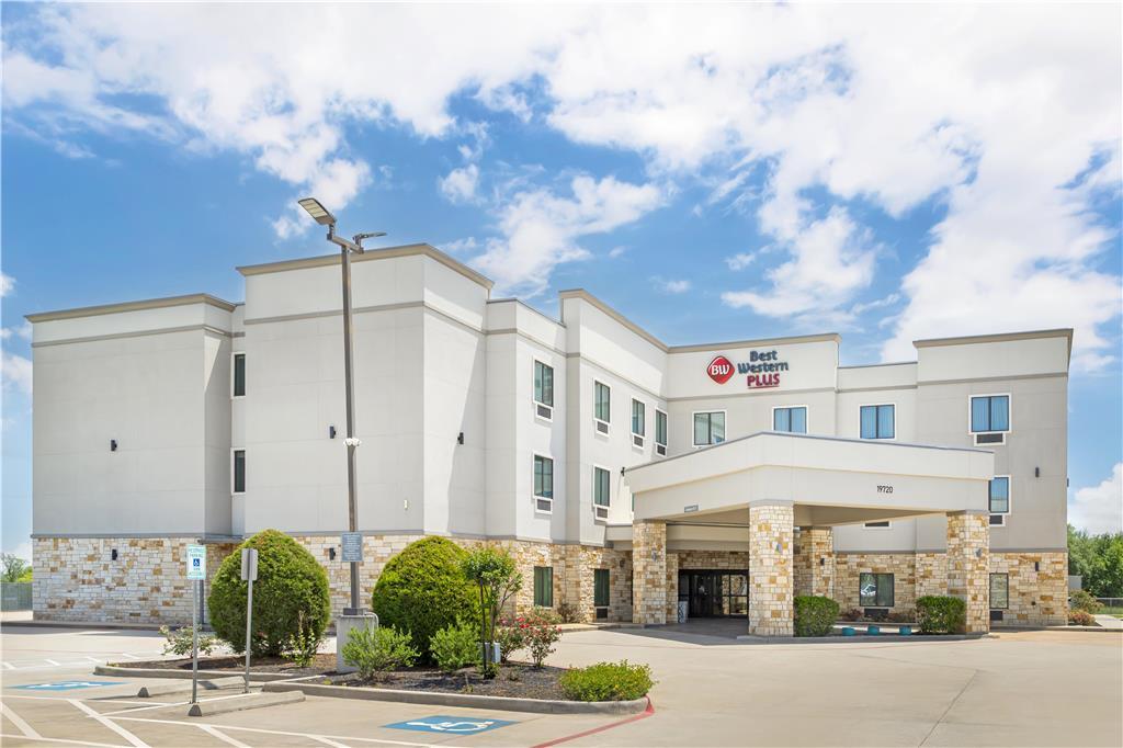 Best Western Plus Waller Hotel מראה חיצוני תמונה